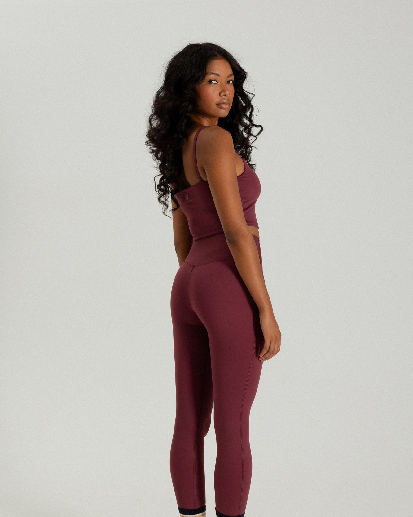 Composé Soft Sculpt Tank Top in bordeaux — Riches Abode