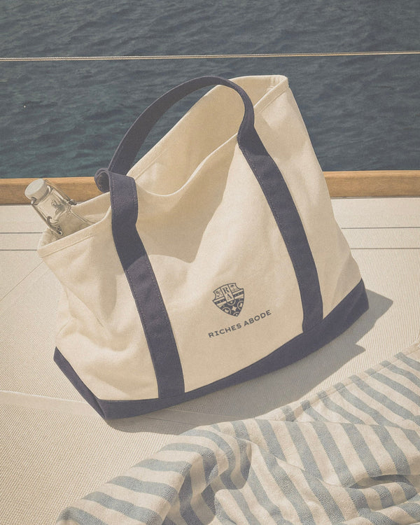 ANNA canvas tote on a yacht deck