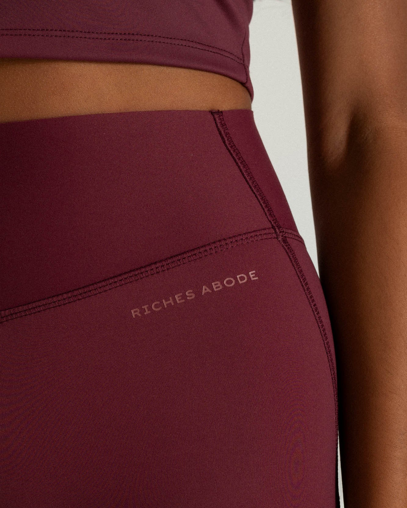 Composé Sculpt Leggings in bordeaux, fabric detail — Riches Abode